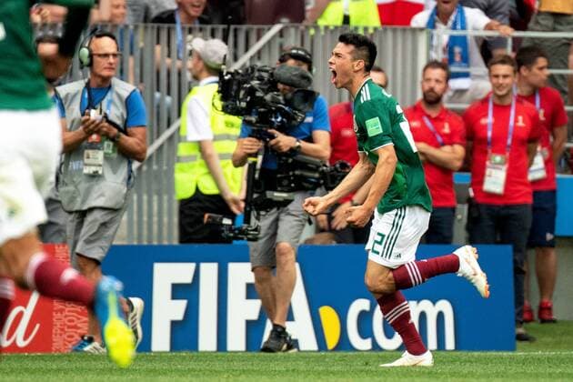 180617 Hirving Lozano of Mexico celebrates with his teammates after scoring 0-1 during the FIFA World Cup WM Weltmeisterschaft Fussball group stage match between Germany and Mexico on June 17, 2018 in Moscow. Photo: Petter Arvidson BILDBYRAN kod PA 92069 Copyright: PETTERxARVIDSON BB180617PA057