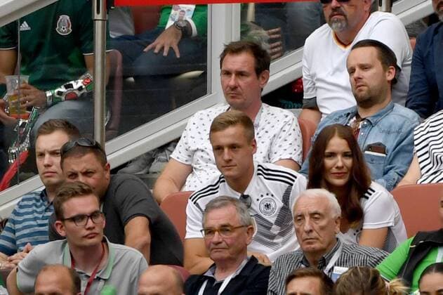 Fussball, Herren, Saison 2017 18, Weltmeisterschaft in Russland, Gruppe F (1. Spieltag, Luschniki-Stadion Moskau), Deutschland - Mexiko, Union-Spieler Felix Kroos (Bruder von Toni Kroos) gemeinsam mit Ehefrau Lisa, 17.06.2018, Copyright: xMatthiasxKochx