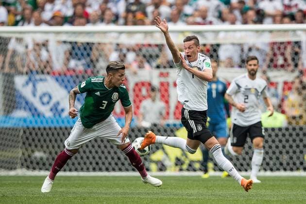 17.06.2018 MOSKWA MOSCOW LUZHNIKI STADIUM PILKA NOZNA (FOOTBALL) MISTRZOSTWA SWIATA ROSJA 2018 FIFA World Cup WM Weltmeisterschaft Fussball RUSSIA 2018 NIEMCY - MEKSYK (GERMANY - MEXICO) NZ JULIAN DRAXLER CARLOS SALCEDO FOTO LUKASZ SKWIOT CYFRASPORT NEWSPIX.PL --- Newspix.pl  20180617CSLS0031