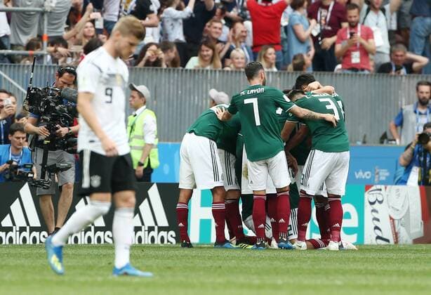 Timo Werner enttäuscht, Hirving Lozano 1:0 Mexiko jubelt Freude Emotion jubelnd Jubel nach 1:0 Fußball Fussball FIFA WM Weltmeisterschaft Russland Russia 2018 Saison 2017 2018 17.06.2018 BRDeutschland GER vs. Mexico MEX