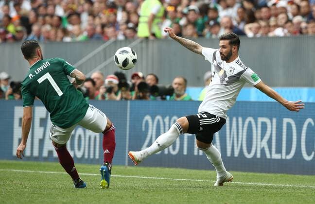 Miguel Layun, Marvin Plattenhardt Aktion Spielszene Zweikampf Fußball Fussball FIFA WM Weltmeisterschaft Russland Russia 2018 Saison 2017 2018 17.06.2018 BRDeutschland GER vs. Mexico MEX