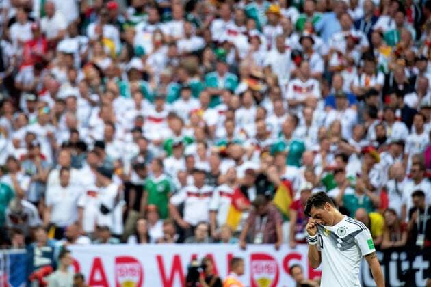 180617 Mesut Özil of Germany looks dejected during the FIFA World Cup WM Weltmeisterschaft Fussball group stage match between Germany and Mexico on June 17, 2018 in Moscow. Photo: Petter Arvidson BILDBYRAN kod PA 92069 Copyright: PETTERxARVIDSON BB180617PA066