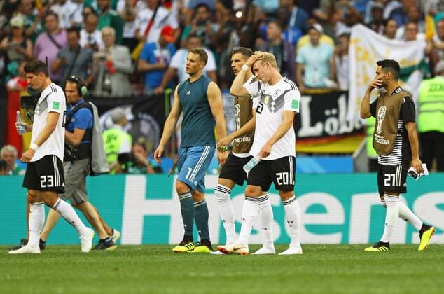 Mario Gomez (Deutschland Germany), Torwart Manuel Neuer (Deutschland Germany), Leon Goretzka (Deutschland Germany), Julian Brandt (Deutschland Germany), Ilkay Guendogan (Deutschland, Germany) schleichen enttäuscht vom Platz - 17.06.2018: Deutschland vs. Mexico, Luschniki Stadium Moskau