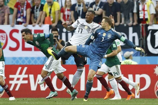 Bilder des Tages - SPORT (l-r) Rafael Ma?rquez of Mexico, Jerome Boateng of Germany, goalkeeper Manuel Neuer of Germany during the 2018 FIFA World Cup WM Weltmeisterschaft Fussball Russia group F match between Germany and Mexico at the Luzhniki Stadium on June 17, 2018 in Moscow, Russia FIFA World Cup 2018 Russia 2017 2018 xVIxVIxImagesx xMauricexvanxSteenxWKxIVx 11228689