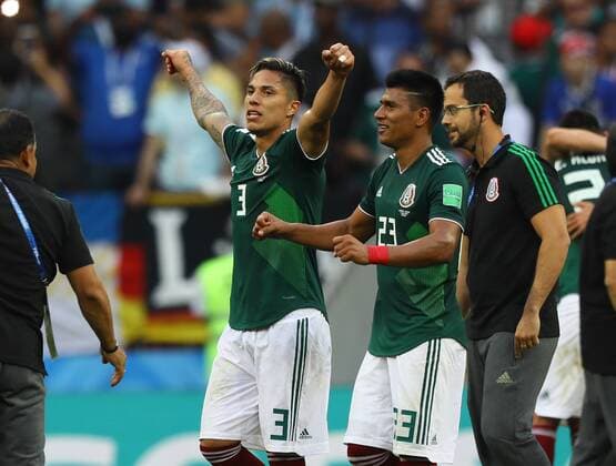 Carlos Salcedo (Mexiko, Mexico) und Jesus Gallardo (Mexiko, Mexico) feiern den Sieg - 17.06.2018: Deutschland vs. Mexico, Luschniki Stadium Moskau