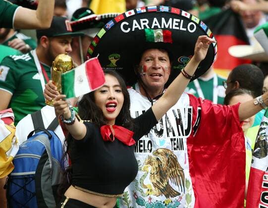 weiblicher Fan Mädchen Frau hübsch sexy, Mexikofans feiern 1:0 Sieg Fußball Fussball FIFA WM Weltmeisterschaft Russland Russia 2018 Saison 2017 2018 17.06.2018 BRDeutschland GER vs. Mexico MEX