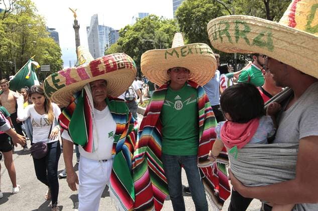 Fans celebrate the goal of the Mexican soccer team against Germany in the World Cup in Russia, in Mexico City, Mexico, 17 June 2018. Germany, which four years ago was proclaimed for the fourth time world champion of football, started the defense of the title in the World Cup in Russia with an unexpected defeat to the selection of Mexico, who starred in the big surprise of the tournament thanks to a goal from his emerging star, the Chucky Lozano. Mexico beats champion Germany in its debut at the Russia World Cup 2018 !ACHTUNG: NUR REDAKTIONELLE NUTZUNG!  Copyright: xMarioxGuzmanx CMX01 20180617-636648692054638071