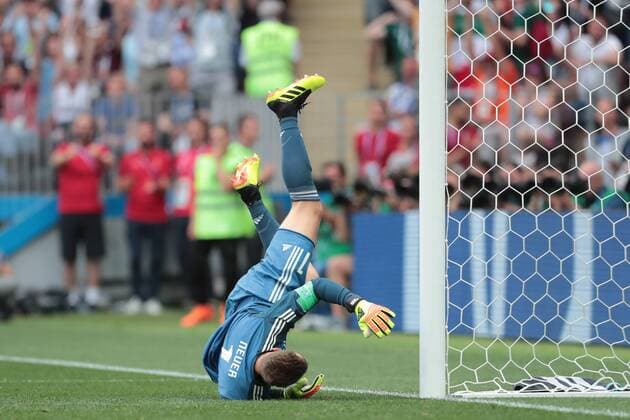 KAZAN, RUSSIA - JUNE 17: goalkeeper Manuel Neuer of Germany during a Group F 2018 FIFA World Cup WM Weltmeisterschaft Fussball soccer match between Germany and Mexico on June 16, 2018, at Kazan Arena in Kazan, Russia. (Photo by Anatoliy Medved Icon Sportswire) SOCCER: JUN 17 FIFA World Cup Group Stage - Germany v Mexico Icon180617016 EDITORIAL USE ONLY