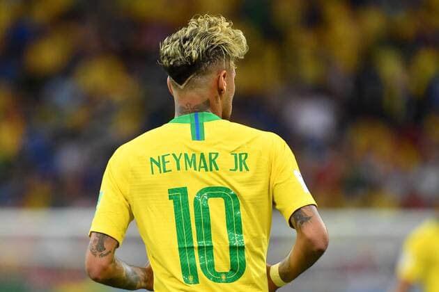 NEYMAR (BRA), Hinteransicht,Ruecken,Frisur, Aktion,Einzelbild,angeschnittenes Einzelmotiv,Halbfigur,halbe Figur.. Brasilien (BRA)-Schweiz (SUI) 1-1, Vorrunde, Gruppe E, Spiel 09, am 17.06.2018 in Rostow am Don,Rostow Arena. Fussball Weltmeisterschaft 2018 in Russland vom 14.06. - 15.07.2018. *** NEYMAR BRA Rear view Back Hairstyle Action Single-shot single image Half-figure half figure Brazil BRA Switzerland SUI 1 1 Preliminary Group E game 09 at 17 06 2018 in Rostov-on-Don Rostov Arena Football World Cup 2018 in Russia vom 14 06 15 07 2018