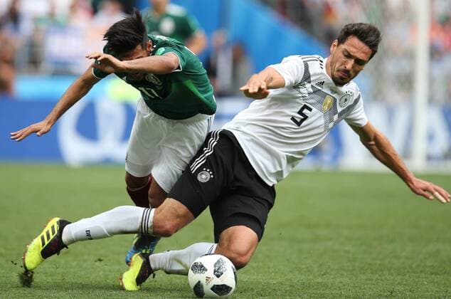 17.06.2018. Moscow, Russian: Vela and Khedira in action during the FIFA World Cup WM Weltmeisterschaft Fussball Russia 2018, Group F, football match between GERMANY v MEXICO in Luzhniki Stadium in Moscow.  Copyright: xMarcoxIacobuccix xIPAx xMarcoxIacobuccix