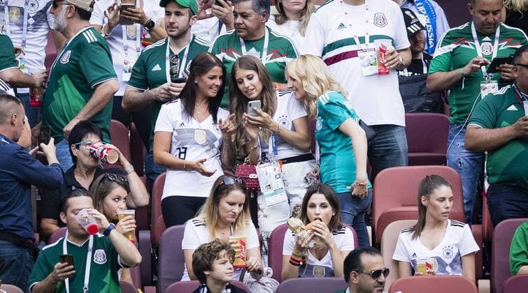 Moskau, 17.06.2018 Lina - Freundin von Joshua Kimmich (Deutschland), Cathy Hummels - Frau von Mats Hummels (Deutschland), Christina Raphaella Ginter - Frau von Matthias Ginter (Deutschland) Deutschland - Mexiko