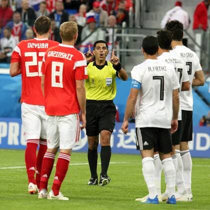Bilder des Tages - SPORT 19 June 2018, Russia, St. Petersburg, FIFA World Cup WM Weltmeisterschaft Fussball 2018, First Round, Group A, First Matchday, Russia v Egypt. Enrique Caceres Villafante. Chief Justice Enrique Caceres Villafante. AlexanderxKulebyakin 