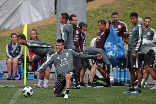 June 19, 2018 - EUM20180619DEP24.JPG.MOSCÃö, Rusia Soccer Futbol-Mexico.- La Seleccion Mexicana de futbol realiza su entrenamiento este martes 19 de junio de 2018 como parte de su preparacion para el choque ante el combinado de Corea del Sur, duelo correspondiente a la actividad del Grupo F dentro del Mundial de Rusia 2018. El jugador Hirving Lozano. Foto: Agencia EL UNIVERSAL Luis Cortes RCC. Latin News: June 19, 2018  - ZUMAu78_ 20180619_zaf_u78_543 Copyright: xLuisxCortesx