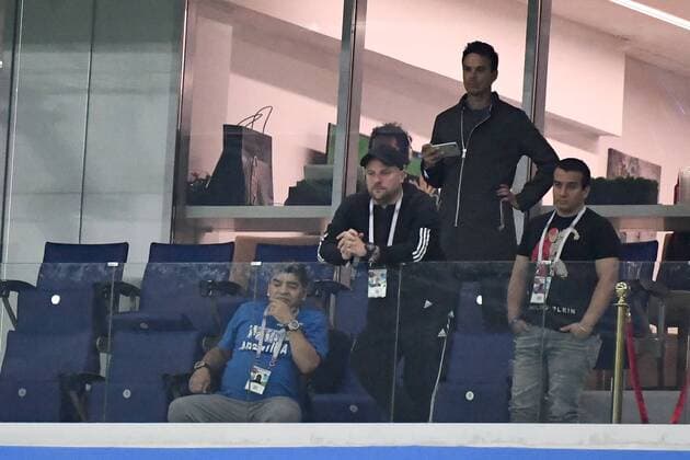 Fussball, Herren, Saison 2017 18, WM in Russland, Gruppe D (2. Spieltag, Nischni-Nowgorod-Stadion), Argentinien - Kroatien, Argentiniens Fußball-Legende Diego Maradona sitzt enttäuscht auf der Tribüne, 21.06. 2018, *** Football Mens Season 2017 18 WC in Russia Group D 2 Gameday Nizhny Novgorod Stadium Argentina Croatia Argentina Football Legend Diego Maradona sits disappointed in the stands 21 06 2018 Copyright: xMatthiasxKochx