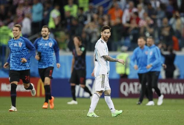 Lionel Messi of Argentina walks off at the end during the FIFA World Cup WM Weltmeisterschaft Fussball 2018 Group D match at the Nizhny Novgorod Stadium, Nizhny Novgorod. Picture date 21st June 2018. Picture credit should read: David Klein Sportimage EDITORIAL USE ONLY. No use with unauthorised audio, video, data, fixture lists, club league logos or live services. Online in-match use limited to 120 images, no video emulation. No use in betting, games or single club league player publications.