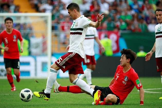 WM 2018, Südkorea - Mexiko Mexican defender Hector Moreno and South Korean midfielder Lee Jae-sung during the FIFA World Cup WM Weltmeisterschaft Fussball 2018 Group F soccer match between Korea Republic and Mexico, in Rostov-On-Don, Russia, 23 June 2018. KOREA REPUBLIC VS. MEXICO !ACHTUNG: NUR REDAKTIONELLE NUTZUNG!  Copyright: xJosexMendezx FWC28-38 20180623-636653721559141068