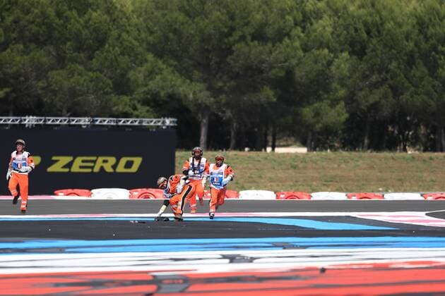 24th June 2018, Circuit Paul Ricard, Le Castellet, France; French Formula One Grand Prix, race day; Marshalls clear the circuit from the collision between Vettel and Bottas  ActionPlus12040289 Octane