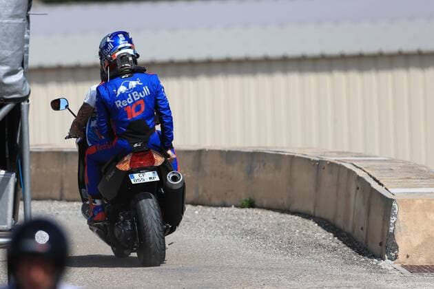 24th June 2018, Circuit Paul Ricard, Le Castellet, France; French Formula One Grand Prix, race day; Scuderia Toro Rosso, Pierre Gasly retires and back to the garage on a motorbike  ActionPlus12040297 Octane