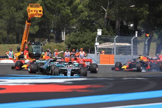 24th June 2018, Circuit Paul Ricard, Le Castellet, France; French Formula One Grand Prix, race day; Mercedes AMG Petronas Motorsport, Lewis Hamilton leads as Vettel causes a collission with Bottas  ActionPlus12040279 Octane
