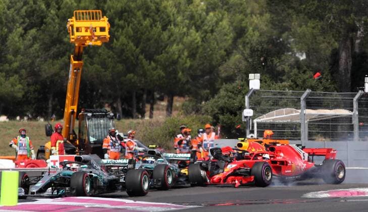 Motorsports: FIA Formula One World Championship WM Weltmeisterschaft 2018, Grand Prix of France, Start, 44 Lewis Hamilton (GBR, Mercedes AMG Petronas Motorsport), 77 Valtteri Bottas (FIN, Mercedes AMG Petronas Motorsport), 5 Sebastian Vettel (GER, Scuderia Ferrari), (Verwendung nur in Deutschland - GERMANY ONLY) *** Motorsports FIA Formula One World Championship 2018 Grand Prix of France Start 44 Lewis Hamilton GBR Mercedes AMG Petronas Motorsport 77 Valtteri Bottas VIN Mercedes AMG Petronas Motorsport 5 Sebastian Vettel GER Scuderia Ferrari Only used in Germany GERMANY ONLY 