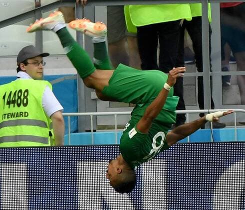 Bilder des Tages SPORT (180625) -- VOLGOGRAD, June 25, 2018 -- Salem Aldawsari of Saudi Arabia celebrates his scoring during the 2018 FIFA World Cup WM Weltmeisterschaft Fussball Group A match between Saudi Arabia and Egypt in Volgograd, Russia, June 25, 2018. Saudi Arabia won 2-1. ) (SP)RUSSIA-VOLGOGRAD-2018 WORLD CUP-GROUP A-SAUDI ARABIA VS EGYPT ChenxYichen 