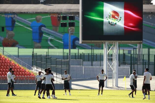 Mexican soccer team players participate during a trainning session at the FC Urales in Ekaterinburg, Russia, 26 June 2018. Mexico will face Sweden tomorrow in a Group F match of the Russia 2018 World Cup. Mexican soccer team trainning session !ACHTUNG: NUR REDAKTIONELLE NUTZUNG!  Copyright: xJoséxMéndezx EKT110 20180626-636656329321968586