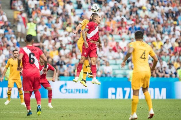 Bilder des Tages - SPORT Christian Cueva of Peru up for a header during the 2018 FIFA World Cup WM Weltmeisterschaft Fussball Russia Group C match between Australia and Peru at the Fisht Stadium, Sochi, Russia on 26 June 2018. Copyright: xPeterxDovganx 20240118