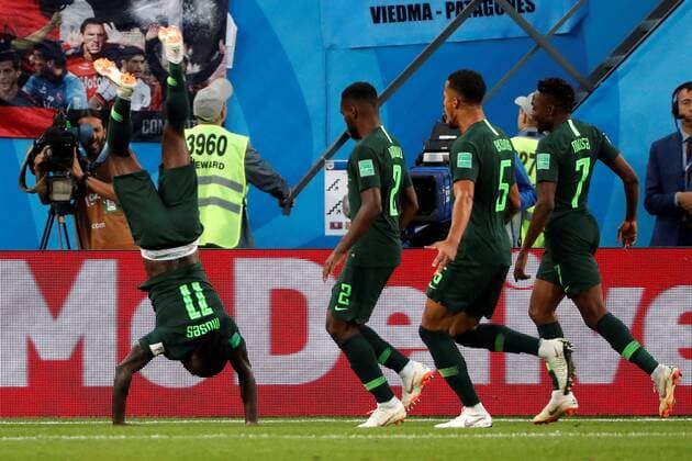 Bilder des Tages - SPORT Nigerian forward Victor Moses (l) celebrates after scoring a penalty kick during the FIFA World Cup WM Weltmeisterschaft Fussball 2018 Group D soccer match between Nigeria and Argentina, in Saint Petersburg, Russia, 26 June 2018. NIGERIA VS. ARGENTINA !ACHTUNG: NUR REDAKTIONELLE NUTZUNG!  Copyright: xJuanxHerrerox FWC40-109 20180626-636656445831174645