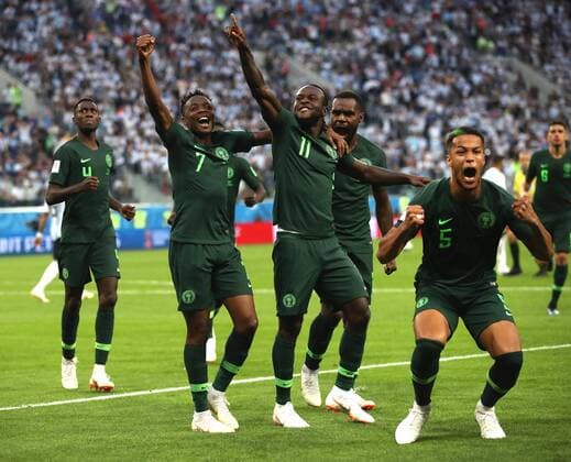 Bilder des Tages - SPORT (180626) -- SAINT PETERSBURG, June 26, 2018 -- Victor Moses (C) of Nigeria celebrates scoring with teammates during the 2018 FIFA World Cup WM Weltmeisterschaft Fussball Group D match between Nigeria and Argentina in Saint Petersburg, Russia, June 26, 2018. Argentina won 2-1 and advanced to the round of 16. ) (SP)RUSSIA-SAINT PETERSBURG-2018 WORLD CUP-GROUP D-NIGERIA VS ARGENTINA WuxZhuang 
