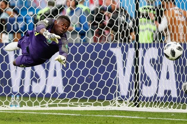 Bilder des Tages - SPORT June 26, 2018 - Saint Petersburg, Russia - Francis Uzoho of Nigeria national team Nationalteam in action during the 2018 FIFA World Cup WM Weltmeisterschaft Fussball Russia group D match between Nigeria and Argentina on June 26, 2018 at Saint Petersburg Stadium in Saint Petersburg, Russia. Nigeria v Argentina: Group D - 2018 FIFA World Cup Russia  - ZUMAn230 20180626_zaa_n230_967 Copyright: xMikexKireevx