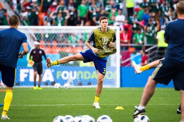180627 Victor Nilsson Lindelöf of Sweden during warm up prior the FIFA World Cup WM Weltmeisterschaft Fussball group stage match between Mexico and Sweden on June 27, 2018 in Ekaterinburg. Photo: Joel Marklund BILDBYRAN kod JM 87737 Copyright: JOELxMARKLUND BB180627JM035