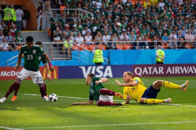 180627 Erick Gutierrez Erick Gutierrez and Andreas Granqvist of Sweden during the FIFA World Cup WM Weltmeisterschaft Fussball group stage match between Mexico and Sweden on June 27, 2018 in Ekaterinburg. Photo: Petter Arvidson BILDBYRAN kod PA 87737 Copyright: PETTERxARVIDSON BB180627PA041