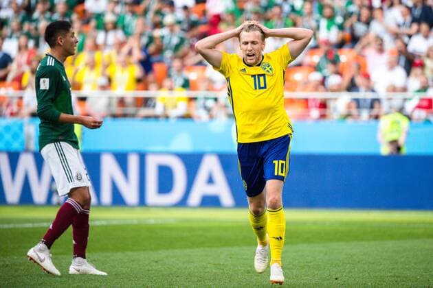 180627 Emil Forsberg of Sweden looks dejected during the FIFA World Cup WM Weltmeisterschaft Fussball group stage match between Mexico and Sweden on June 27, 2018 in Ekaterinburg. Photo: Joel Marklund BILDBYRN kod JM 87737 Copyright: JOELxMARKLUND BB180627JM048