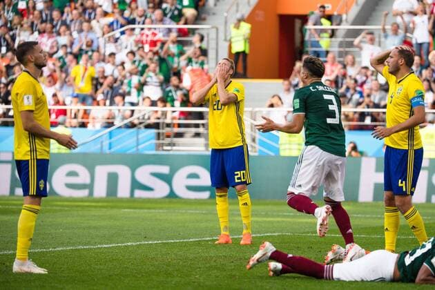 180627 Ola Toivonen of Sweden looks dejected during the FIFA World Cup WM Weltmeisterschaft Fussball group stage match between Mexico and Sweden on June 27, 2018 in Ekaterinburg. Photo: Joel Marklund BILDBYRN kod JM 87737 Copyright: JOELxMARKLUND BB180627JM061