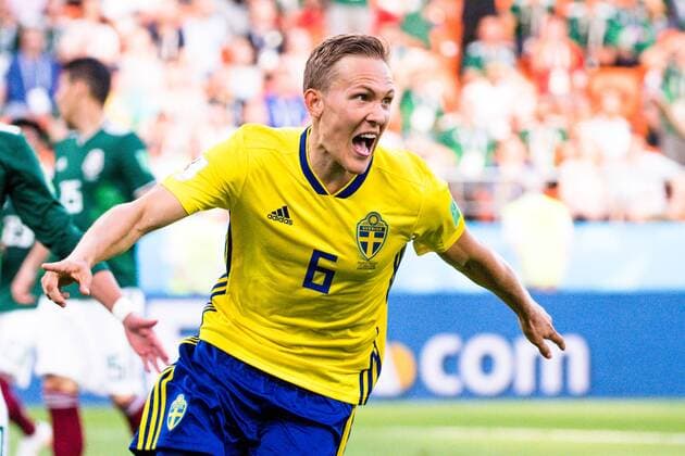 180627 Ludwig Augustinsson of Sweden celebrates after the 0-1 goal during the FIFA World Cup WM Weltmeisterschaft Fussball group stage match between Mexico and Sweden on June 27, 2018 in Ekaterinburg. Photo: Joel Marklund BILDBYRN kod JM 87737 Copyright: JOELxMARKLUND BB180627JM076
