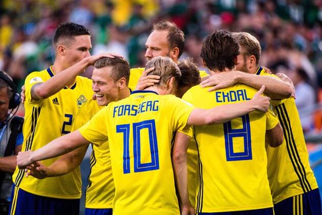 180627 Mikael Lustig, Viktor Claesson, Andreas Granqvist, Emil Forsberg and Albin Ekdal celebrates after the 0-1 goal by Ludwig Augustinsson of Sweden during the FIFA World Cup WM Weltmeisterschaft Fussball group stage match between Mexico and Sweden on June 27, 2018 in Ekaterinburg. Photo: Joel Marklund BILDBYRN kod JM 87737 Copyright: JOELxMARKLUND BB180627JM078