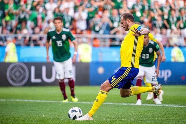 180627 Andreas Granqvist of Sweden scores the 0-2 goal during the FIFA World Cup WM Weltmeisterschaft Fussball group stage match between Mexico and Sweden on June 27, 2018 in Ekaterinburg. Photo: Joel Marklund BILDBYRN kod JM 87737 Copyright: JOELxMARKLUND BB180627JM089