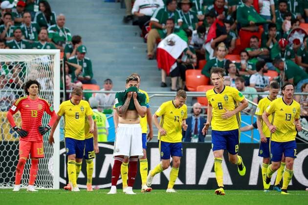 Mexican defender Carlos Salcedo (C) during the FIFA World Cup WM Weltmeisterschaft Fussball 2018 Group F soccer match between Mexico and Sweden, in Ekaterinburg, Russia, 27 June 2018. MEXICO VS. SWEDEN !ACHTUNG: NUR REDAKTIONELLE NUTZUNG!  Copyright: xJosexMendezx FWC42-138 20180627-636657180516996660