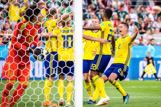 180627 Players of Sweden celebrates the 0-3 goal during the FIFA World Cup WM Weltmeisterschaft Fussball group stage match between Mexico and Sweden on June 27, 2018 in Ekaterinburg. Photo: Joel Marklund BILDBYRN kod JM 87737 Copyright: JOELxMARKLUND BB180627JM100