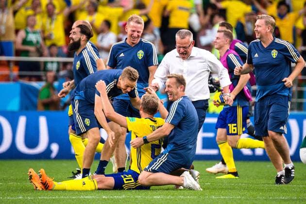 180627 head coach Janne Andersson of Sweden celebrates after the FIFA World Cup WM Weltmeisterschaft Fussball group stage match between Mexico and Sweden on June 27, 2018 in Ekaterinburg. Photo: Petter Arvidson BILDBYRN kod PA 87737 Copyright: PETTERxARVIDSON BB180627PA135