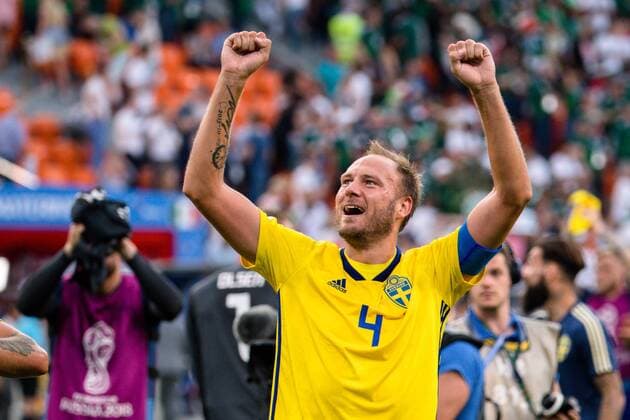 180627 Andreas Granqvist of Sweden celebrates after the FIFA World Cup WM Weltmeisterschaft Fussball group stage match between Mexico and Sweden on June 27, 2018 in Ekaterinburg. Photo: Petter Arvidson BILDBYRN kod PA 87737 Copyright: PETTERxARVIDSON BB180627PA140