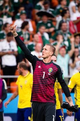180627 goalkeeper Robin Olsen of Sweden celebrates after the FIFA World Cup WM Weltmeisterschaft Fussball group stage match between Mexico and Sweden on June 27, 2018 in Ekaterinburg. Photo: Joel Marklund BILDBYRAN kod JM 87737 Copyright: JOELxMARKLUND BB180627JM114
