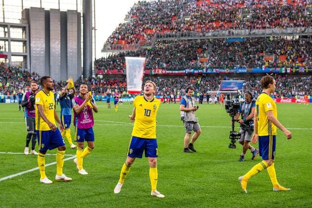 180627 Emil Forsberg of Sweden celebrates after the FIFA World Cup WM Weltmeisterschaft Fussball group stage match between Mexico and Sweden on June 27, 2018 in Ekaterinburg. Photo: Petter Arvidson BILDBYRN kod PA 87737 Copyright: PETTERxARVIDSON BB180627PA145
