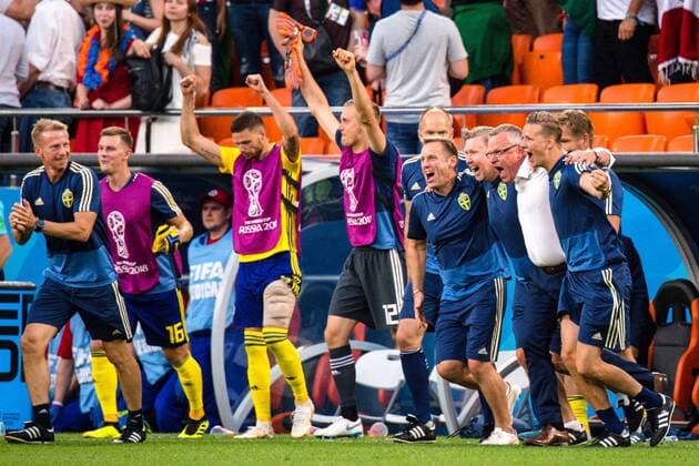 180627 head coach Janne Andersson of Sweden celebrates after the FIFA World Cup WM Weltmeisterschaft Fussball group stage match between Mexico and Sweden on June 27, 2018 in Ekaterinburg. Photo: Petter Arvidson BILDBYRN kod PA 87737 Copyright: PETTERxARVIDSON BB180627PA148