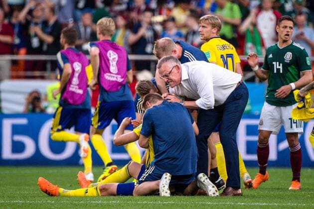 180627 head coach Janne Andersson of Sweden celebrates after the FIFA World Cup WM Weltmeisterschaft Fussball group stage match between Mexico and Sweden on June 27, 2018 in Ekaterinburg. Photo: Joel Marklund BILDBYRN kod JM 87737 Copyright: JOELxMARKLUND BB180627JM127