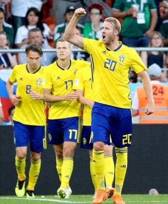(180627) -- YEKATERINBURG, June 27, 2018 -- Players of Sweden celebrate Andreas Granqvist s goal during the 2018 FIFA World Cup WM Weltmeisterschaft Fussball Group F match between Mexico and Sweden in Yekaterinburg, Russia, June 27, 2018. ) (SP)RUSSIA-YEKATERINBURG-2018 WORLD CUP-GROUP F-MEXICO VS SWEDEN LixMing 
