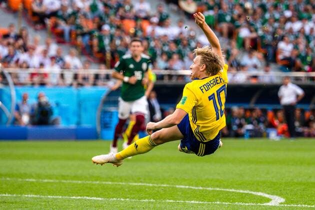 Bilder de Tages - SPORT 180627 Emil Forsberg of Sweden during the FIFA World Cup WM Weltmeisterschaft Fussball group stage match between Mexico and Sweden on June 27, 2018 in Ekaterinburg. Photo: Petter Arvidson BILDBYRN kod PA 87737 *** 180627 Emil Forsberg of Sweden during the FIFA World Cup group stage match between Mexico and Sweden on June 27, 2018 in Ekaterinburg Photo Petter Arvidson BILDBYR N Code PA 87737  Copyright: PETTERxARVIDSON BB180627PA200