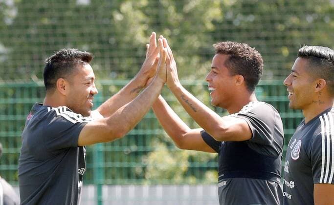 Mexico s players Marco Fabian (L), Giovani dos Santos (C) and Carlos Salcedo attend the team s training session held in Moscow, Russia, 28 June 2018. Mexico will face Brazil in their 2018 FIFA 2018 World Cup round of 16 soccer match on 02 July 2018. Training session of Mexico !ACHTUNG: NUR REDAKTIONELLE NUTZUNG!  Copyright: xLavandeirax MUN489 20180628-636657956732060370