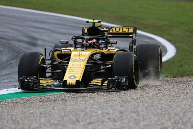 29th June 2018, Red Bull Ring, Spielberg, Austria; Austrian Formula One Grand Prix, Friday free practice; Renault F1 Team, Carlos Sainz gets loose and gets into the gravel  ActionPlus12042525 Octane