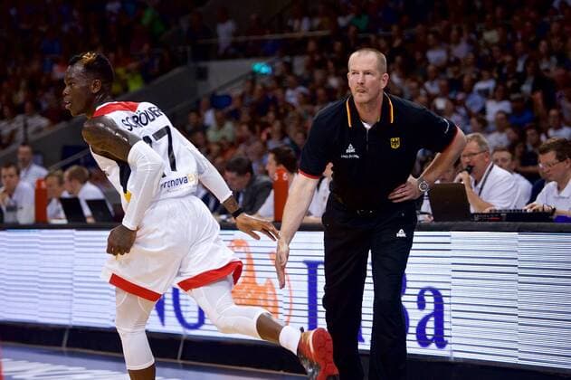 Basketball Braunschweig 29.06.2018 DBB Nationalmannschaft Länderspiel WM Qualifikation FIBA Europe Deutschland (GER) - Österreich (AUT) Henrik Rödl (Deutschland, Bundestrainer) Roll Roedl Dennis Schröder Schroeder (Deutschland, No.17) Schröder Jubel